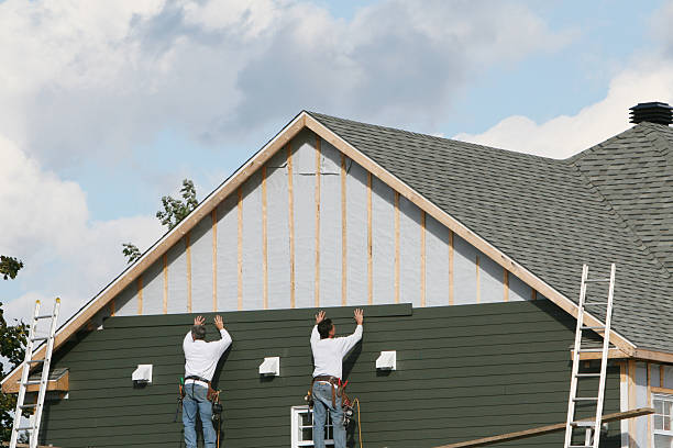 Professional Siding technician working in Landisville, PA